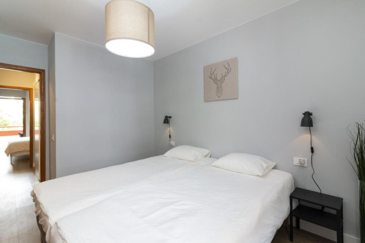 Homeforguest New Modern Apartment With Pool Арона Екстериор снимка