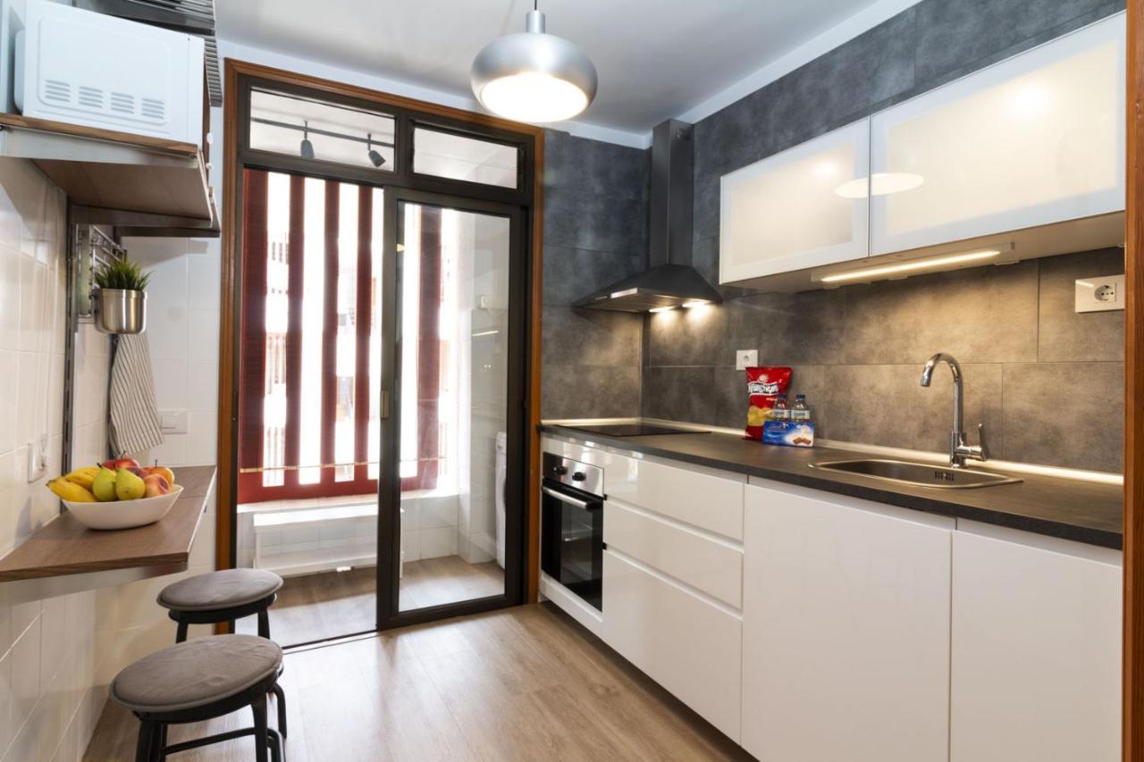 Homeforguest New Modern Apartment With Pool Арона Екстериор снимка