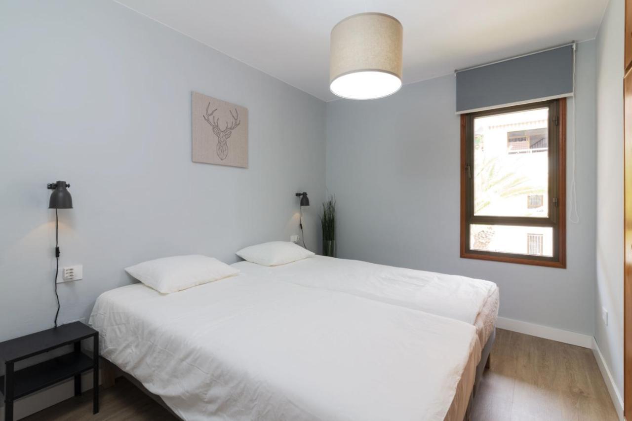 Homeforguest New Modern Apartment With Pool Арона Екстериор снимка