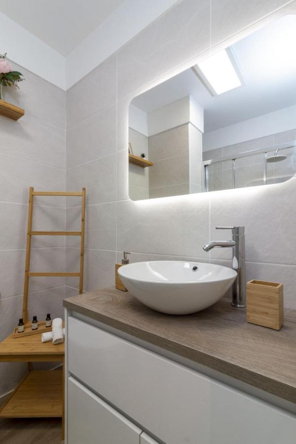 Homeforguest New Modern Apartment With Pool Арона Екстериор снимка